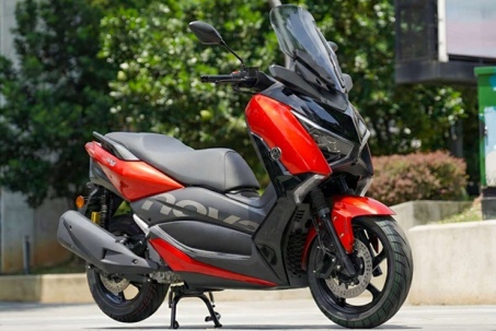 Xe tay ga mới trang bị xịn, giá bán rẻ gây áp lực cho "vua tay ga" Honda