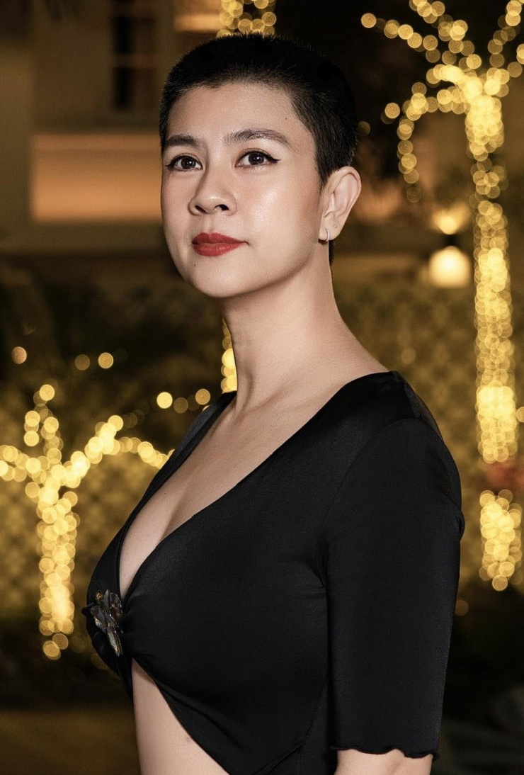 Diện mạo khác lạ của Kim Thư ở tuổi U50 - 4