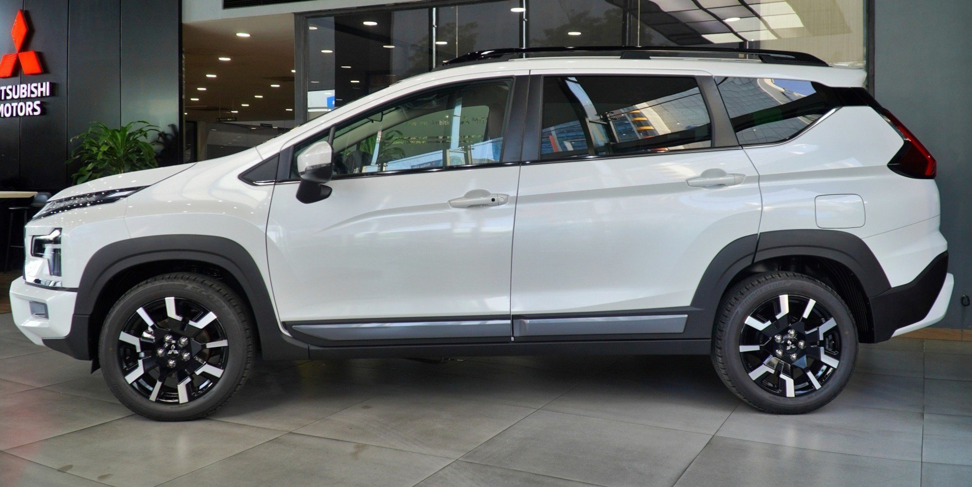 Mitsubishi Xpander Cross mới vẫn chưa có các tính năng an toàn chủ động ADAS.