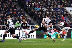 Video bóng đá Newcastle - Aston Villa: Tuyệt tác mở điểm, đánh sập  " pháo đài "  (Ngoại hạng Anh)