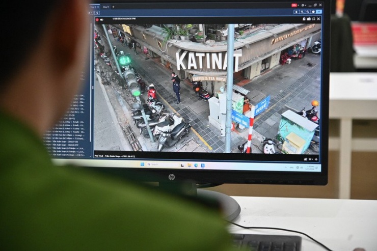 Cận cảnh quy trình phạt nguội vi phạm trật tự đô thị của Công an Hà Nội: Mắt thần soi từng mét vuông, đã vi phạm là bị xử lý - 5