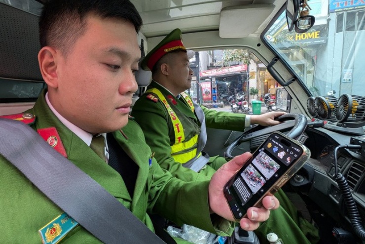 Cận cảnh quy trình phạt nguội vi phạm trật tự đô thị của Công an Hà Nội: Mắt thần soi từng mét vuông, đã vi phạm là bị xử lý - 8