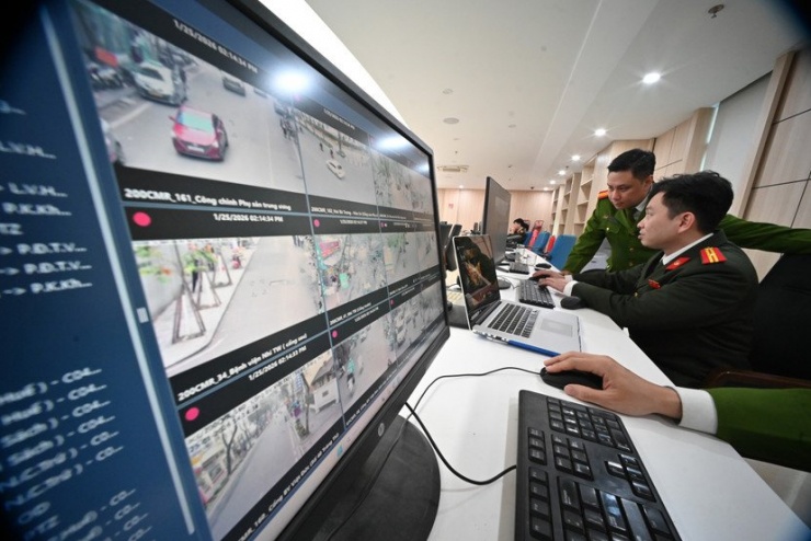Cận cảnh quy trình phạt nguội vi phạm trật tự đô thị của Công an Hà Nội: Mắt thần soi từng mét vuông, đã vi phạm là bị xử lý - 13
