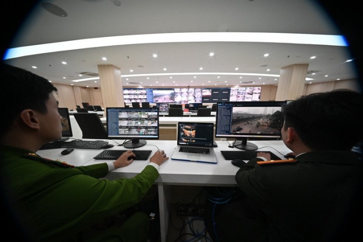 Cận cảnh quy trình phạt nguội vi phạm trật tự đô thị của Công an Hà Nội: Mắt thần soi từng mét vuông, đã vi phạm là bị xử lý - 15