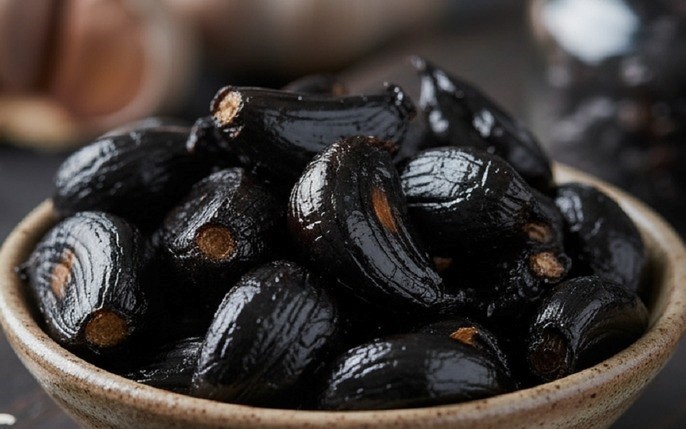 Tỏi đen dưỡng tim bổ gan lại ngừa lão hóa cực tốt. (Ảnh minh họa: Thanh niên)