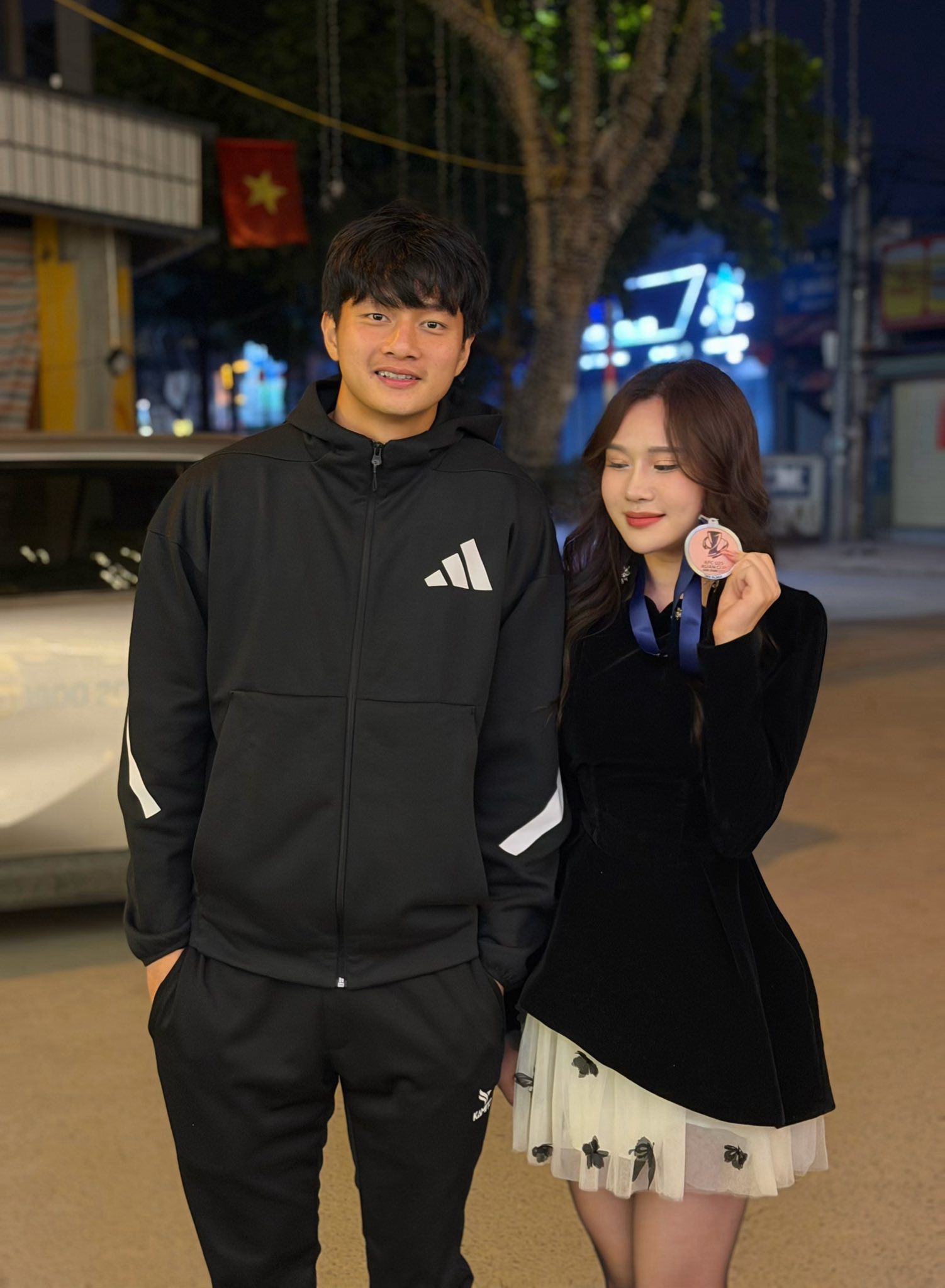 Hình ảnh Hoài Thương và Văn Bình được cô đăng tải lên mạng xã hội nhận được rất nhiều sự quan tâm của cộng đồng mạng