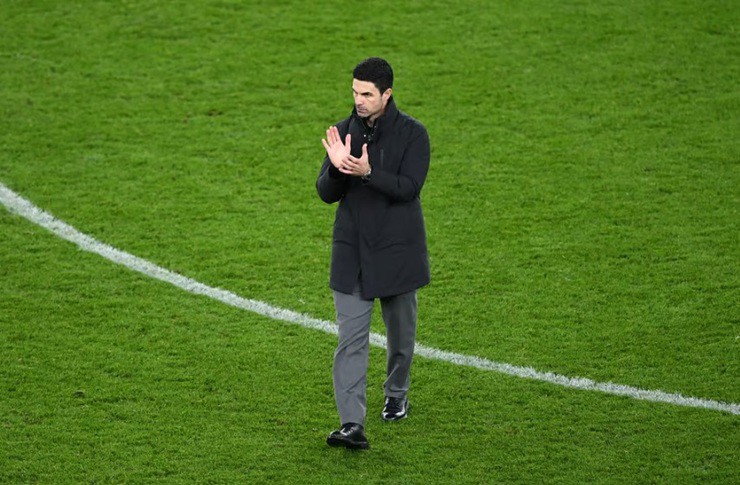 Thầy trò Arteta tự tay đẩy cuộc đua vô địch vào thế khó