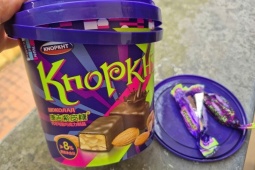 'Hàng xách tay' tràn lan cửa khẩu