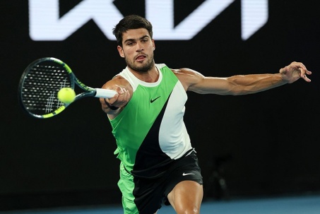 Video tennis Alcaraz - De Minaur: Kịch tính set 1, hiên ngang vào bán kết (Australian Open)