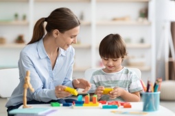 Trẻ có nhu cầu giáo dục đặc biệt cần một môi trường như thế nào?