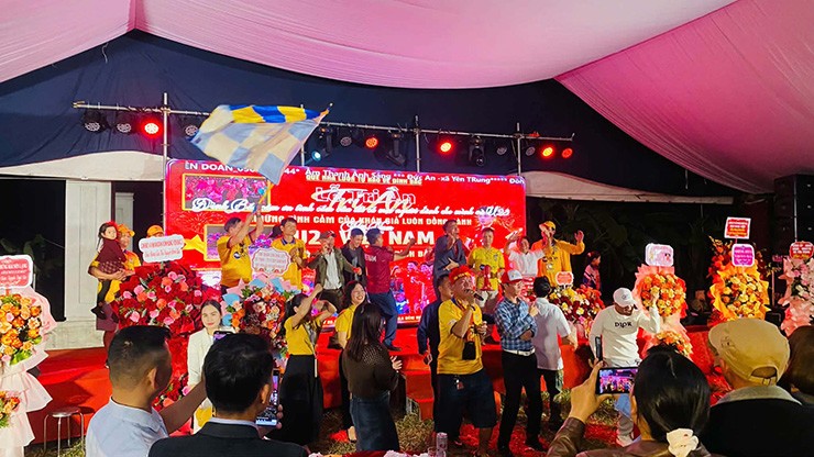 Hơn 2.000 người tới nhà Đình Bắc ăn cỗ, thực đơn 180 mâm có những gì? - 17