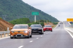 Đầu năm rinh VinFast VF 8 nhận ưu đãi 10%, trúng thêm xe máy