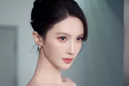 Tiêu tan sự nghiệp ở tuổi 36