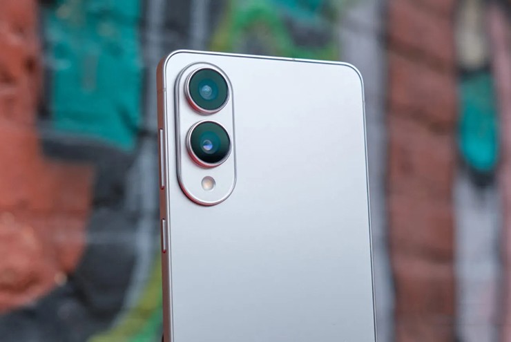 Hai sản phẩm đột phá được Samsung giới thiệu gần đây gồm Galaxy Z TriFold và S25 Edge.