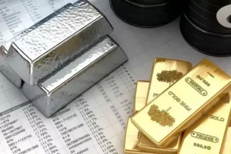 Giá vàng bạc tiếp tục giảm mạnh, chuyên gia cảnh báo gì?