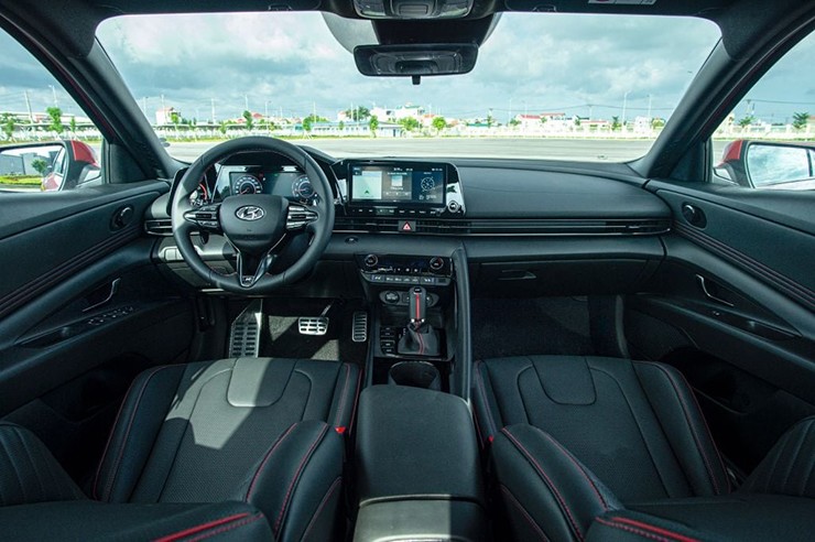 Giá xe Hyundai Elantra tháng 2/2026, sedan cỡ C từ 579 triệu đồng - 5