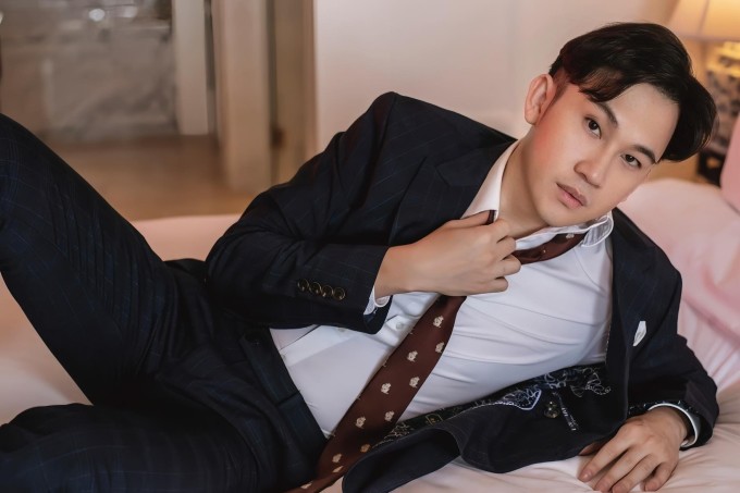 Ngoài nhà ở Mỹ, Dương Triệu Vũ có căn hộ thuộc khu cao cấp tại TP HCM, giá năm 2022 là khoảng 8 tỷ đồng. Căn hộ này rộng gần 200 m2, gồm hai phòng ngủ, một phòng thay đồ, thiết kế kiểu duplex.