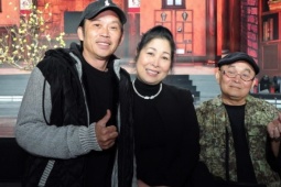 Ảnh sao 2/2: Hồng Vân hội ngộ hai danh hài Hoài Linh, Xuân Hinh