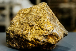 Công ty đào vàng, bạc trong nước lãi gần 2.000 tỷ đồng