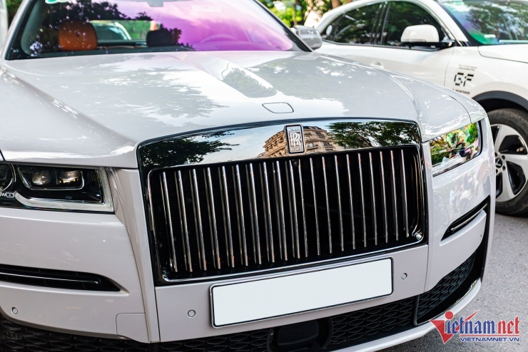 Ngắm Rolls-Royce Ghost Black Badge của đại gia Hà Nội, Việt Nam chỉ có 2 chiếc - 4