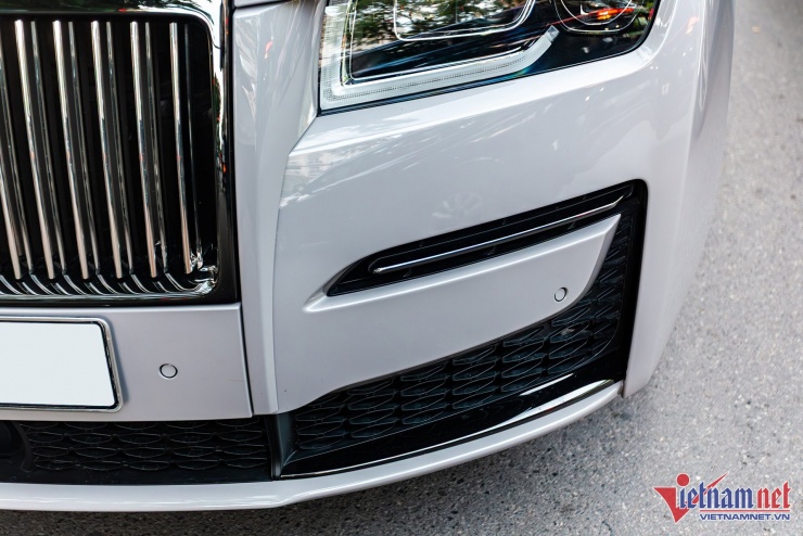 Ngắm Rolls-Royce Ghost Black Badge của đại gia Hà Nội, Việt Nam chỉ có 2 chiếc - 5