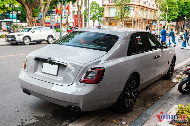 Ngắm Rolls-Royce Ghost Black Badge của đại gia Hà Nội, Việt Nam chỉ có 2 chiếc - 12