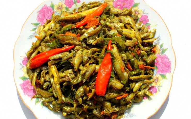 Cá rầm kho lá nghệ thơm ngon với hương vị đặc trưng.