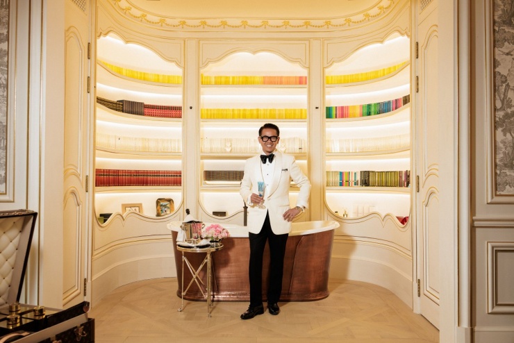 NTK Thái Công sinh năm 1972, là người Đức gốc Việt. Anh từng đoạt nhiều giải thưởng về thiết kế nội thất trên thế giới. Cuối 2012, Thái Công về Việt Nam sống và làm việc. Anh hiện có kênh YouTube hơn 650.000 lượt theo dõi và tài khoản TikTok 2,2 triệu lượt theo dõi nhờ thường xuyên đăng các video về thiết kế nội thất, phong cách sống của giới thượng lưu.