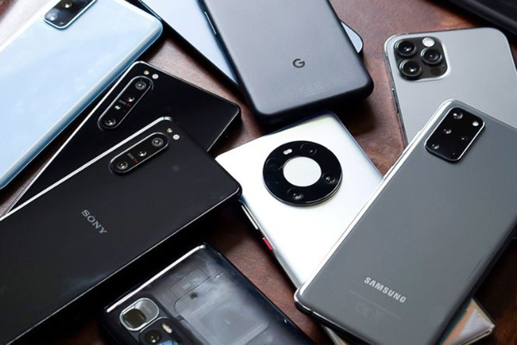 Điện thoại xách tay không còn đáng mua.