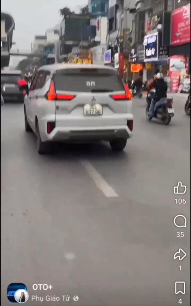 Hình ảnh dòng chữ từ đèn LED sau xe ô tô được phát tán trên mạng xã hội. Ảnh: Cục CSGT.