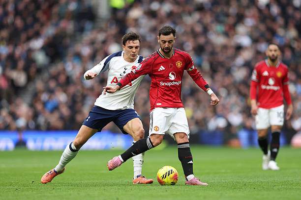 Tottenham không thua 4 trận gần nhất, trong khi MU đang thắng liên tiếp 3 trận
