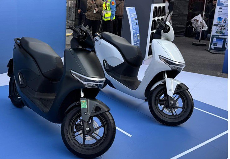 Loạt xe máy điện mang phong cách thể thao "khuấy động" thị trường Việt Nam - 1