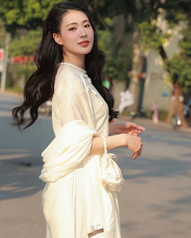 Ảnh sao 7/2: Huỳnh Đông - Ái Châu cho con trai về nước ăn Tết - 8