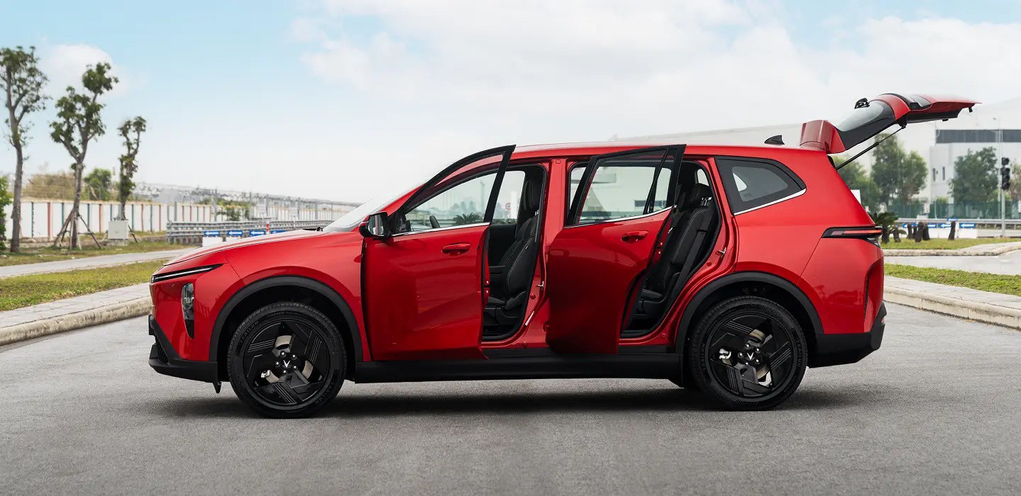 VF MPV 7 là mầu xe MPV đầu tiên của hãng Việt dành riêng cho khách hàng gia đình. 