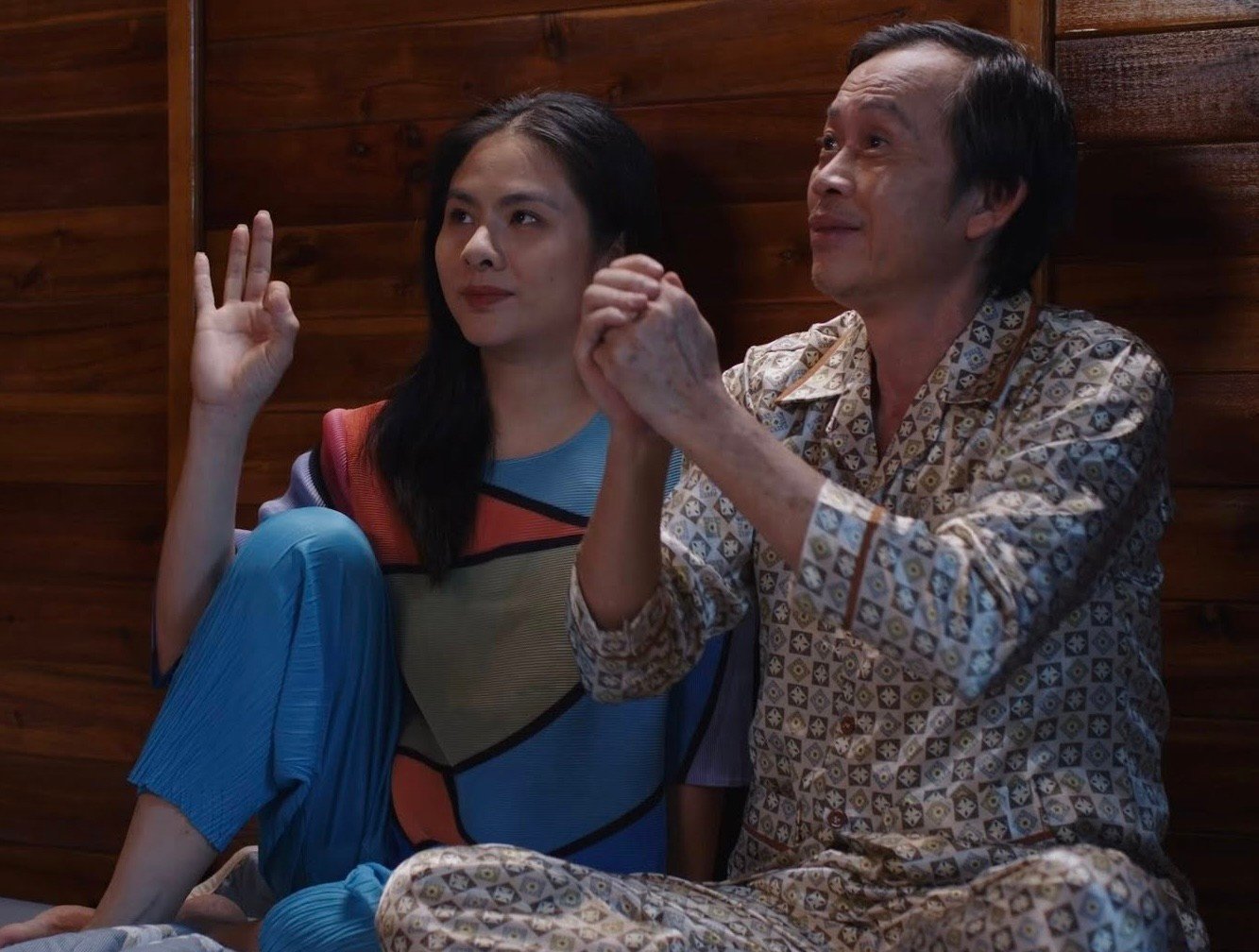 Hoài Linh, Vân Trang đóng vợ chồng.