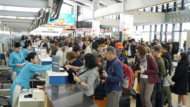 Cao điểm Tết Nguyên đán 2026, Vietnam Airlines khuyến nghị hành khách mua vé trên kênh chính thức của Hãng nhằm đảm bảo quyền lợi, tránh rủi ro bị lừa đảo