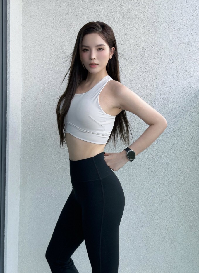 Ảnh sao 9/2: Cường Đôla khoe má hồng, môi son do các con make-up - 11