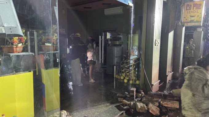 Tầng 1 ngôi nhà quán cafe ca nhạc. Ảnh: PC07