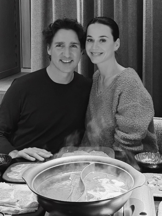 Katy Perry và Justin Trudeau thưởng thức bữa ăn ấm cúng trong chuyến du lịch ở xứ lạnh.