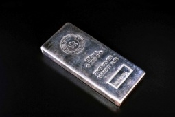 Bạc tăng phi mã rồi ‘sập’, có phải đã bị 'làm giá' quá mức?