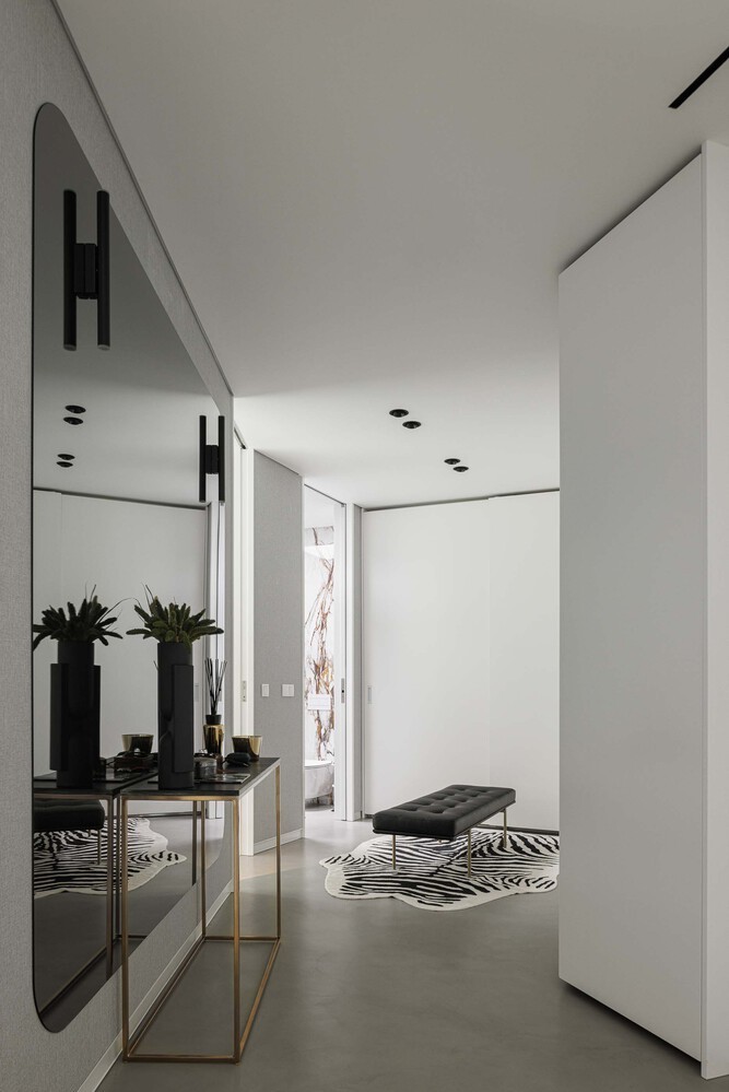 Nhà 1.200 m2 ẩn mình dưới tán cây hoàn thiện trong 8 năm - 9