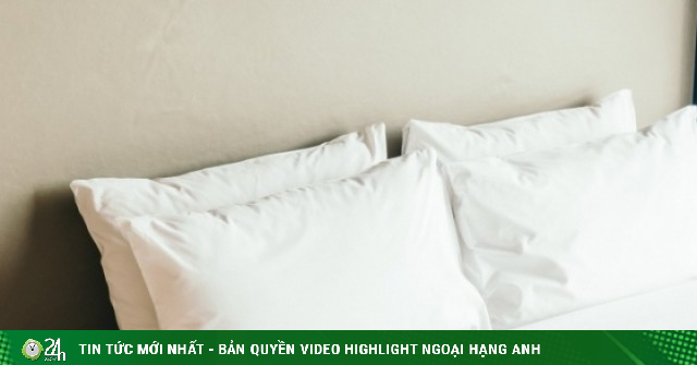 Vì sao trên giường khách sạn thường đặt 4 chiếc gối?