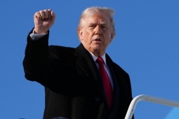 Ông Trump lần đầu đề cập đến 'thay đổi quyền lực' ở Iran