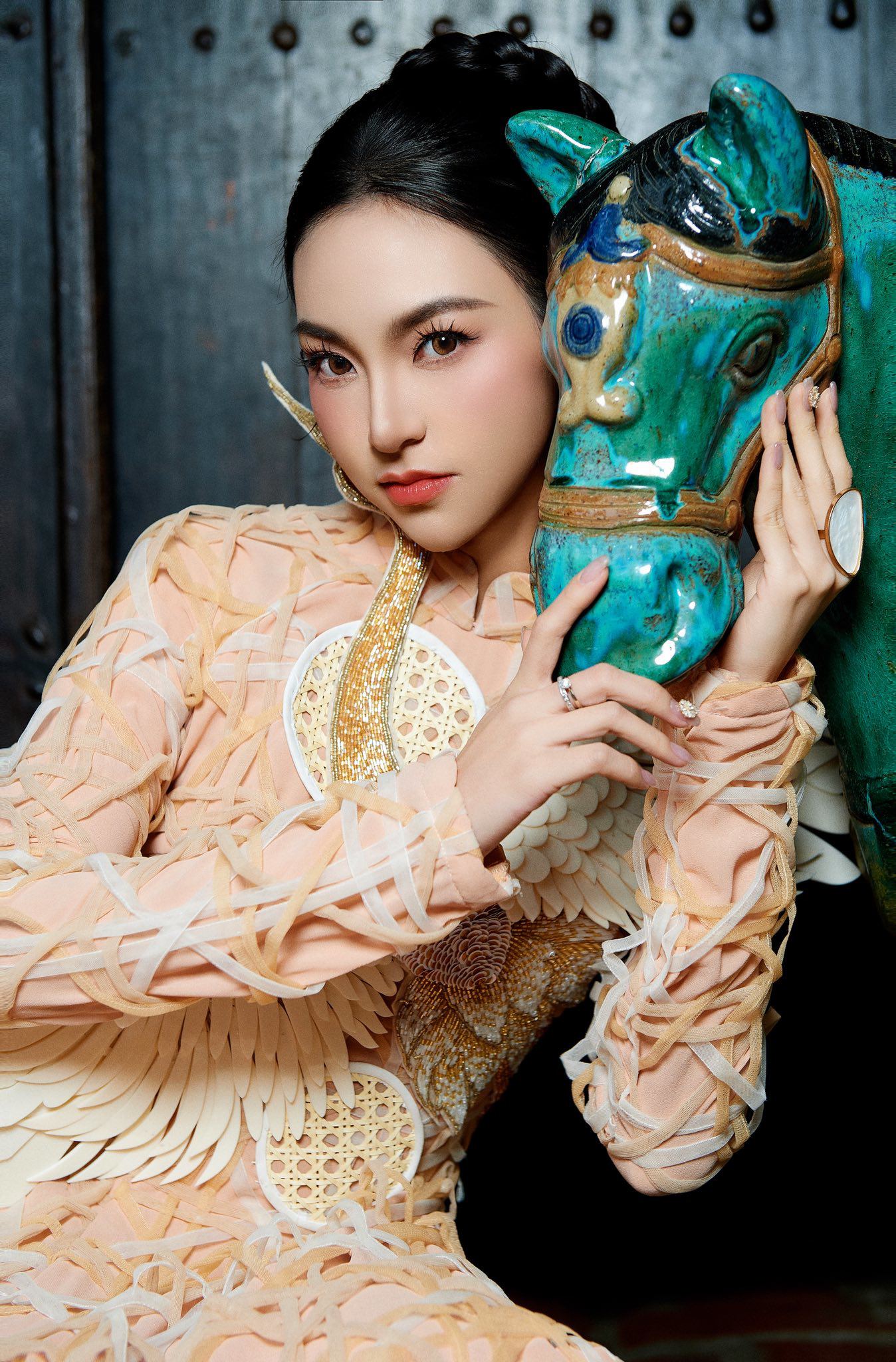 Nữ sinh Ngân hàng quê Hưng Yên gây chú ý Miss World Vietnam 2025 - 11