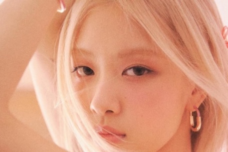 Phong cách đời thường của 'Cô gái xinh nhất thế giới'