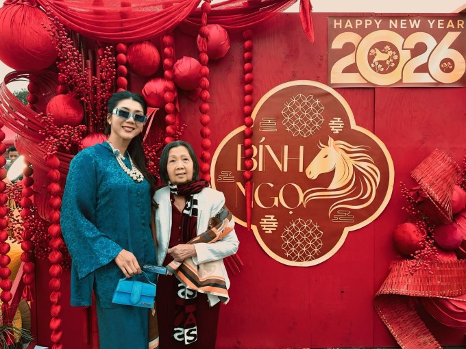 Ảnh sao 18/2: Con gái Ngô Thanh Vân - Huy Trần lần đầu mặc áo dài - 3