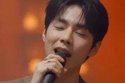 Nam ca sĩ AI hát trên sóng đêm Giao thừa là ai?