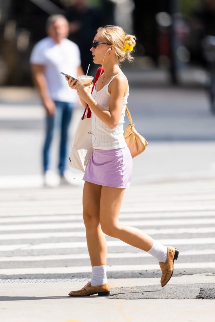 Lily-Rose Depp trong bức ảnh chụp năm 2022.