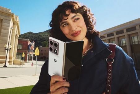 Đánh giá Motorola Razr Fold - "đối thủ" số 1 của Galaxy Z Fold 7