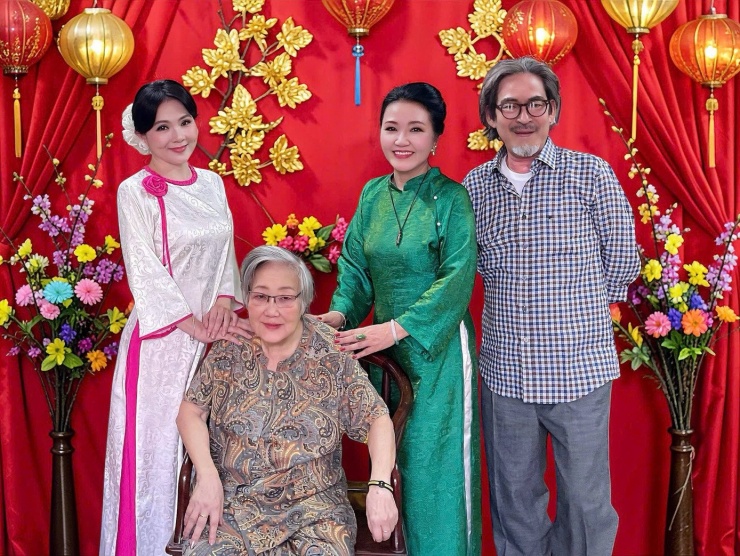 Thu Quỳnh, Ngọc Huyền và dàn diễn viên phim giờ vàng du xuân